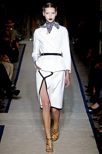Look 2